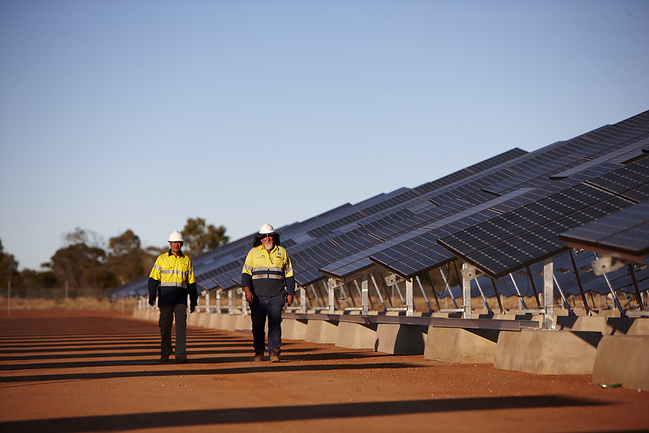 Campaign-thom-rigney-professional-photographer-advertising-commissioned-energy-mining-renewables-australia-tradesman-industry-004